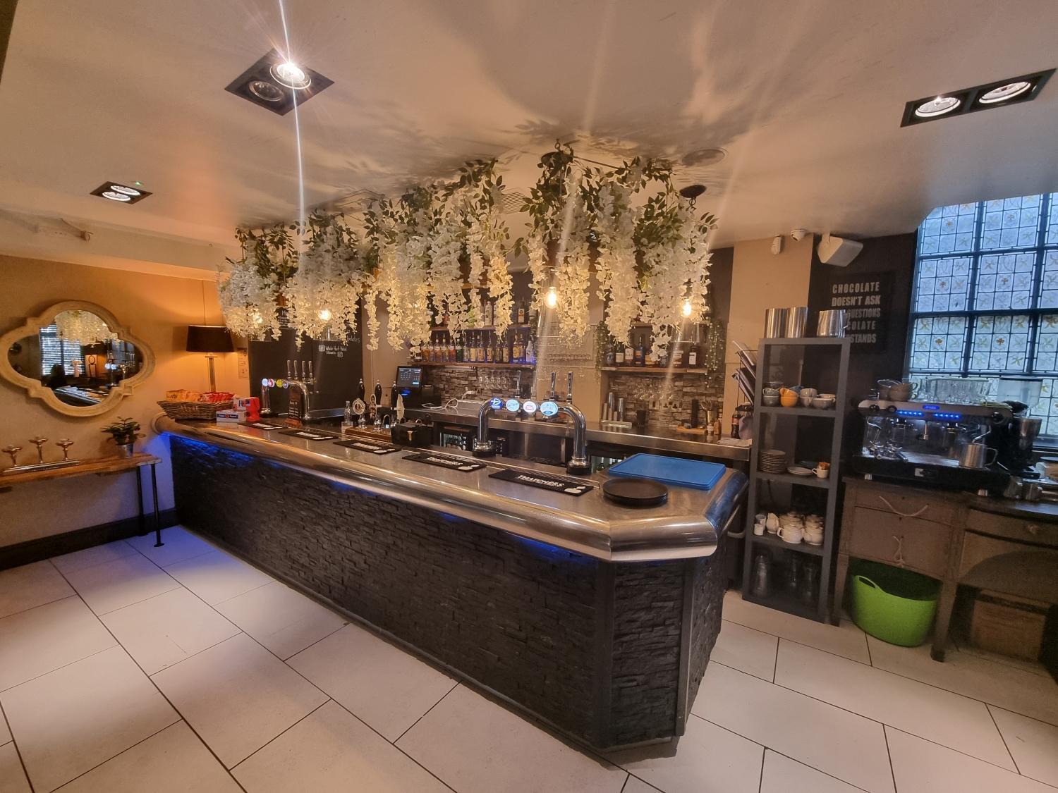 Hotel The White Hart 4*